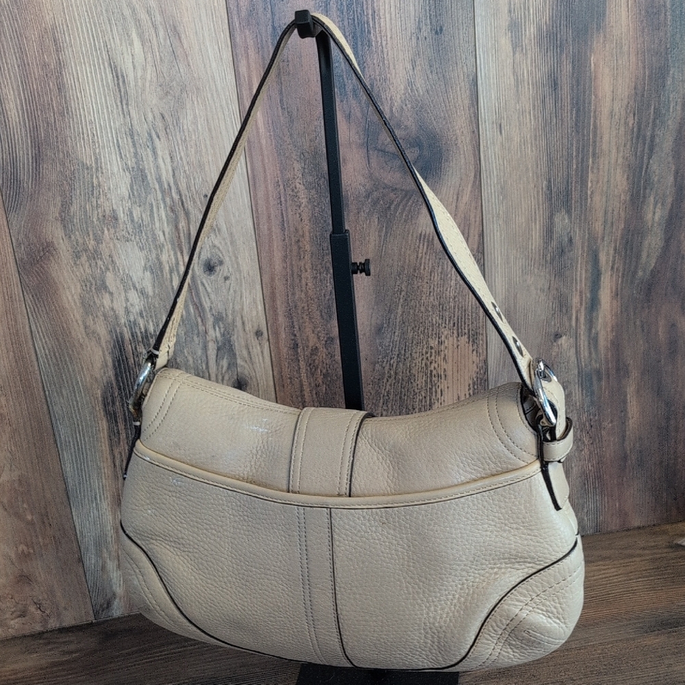 Coach Soho Flap Buckle Beige Vintage Leather Shoulder Bag F1090     M538 - Picture 2 of 12